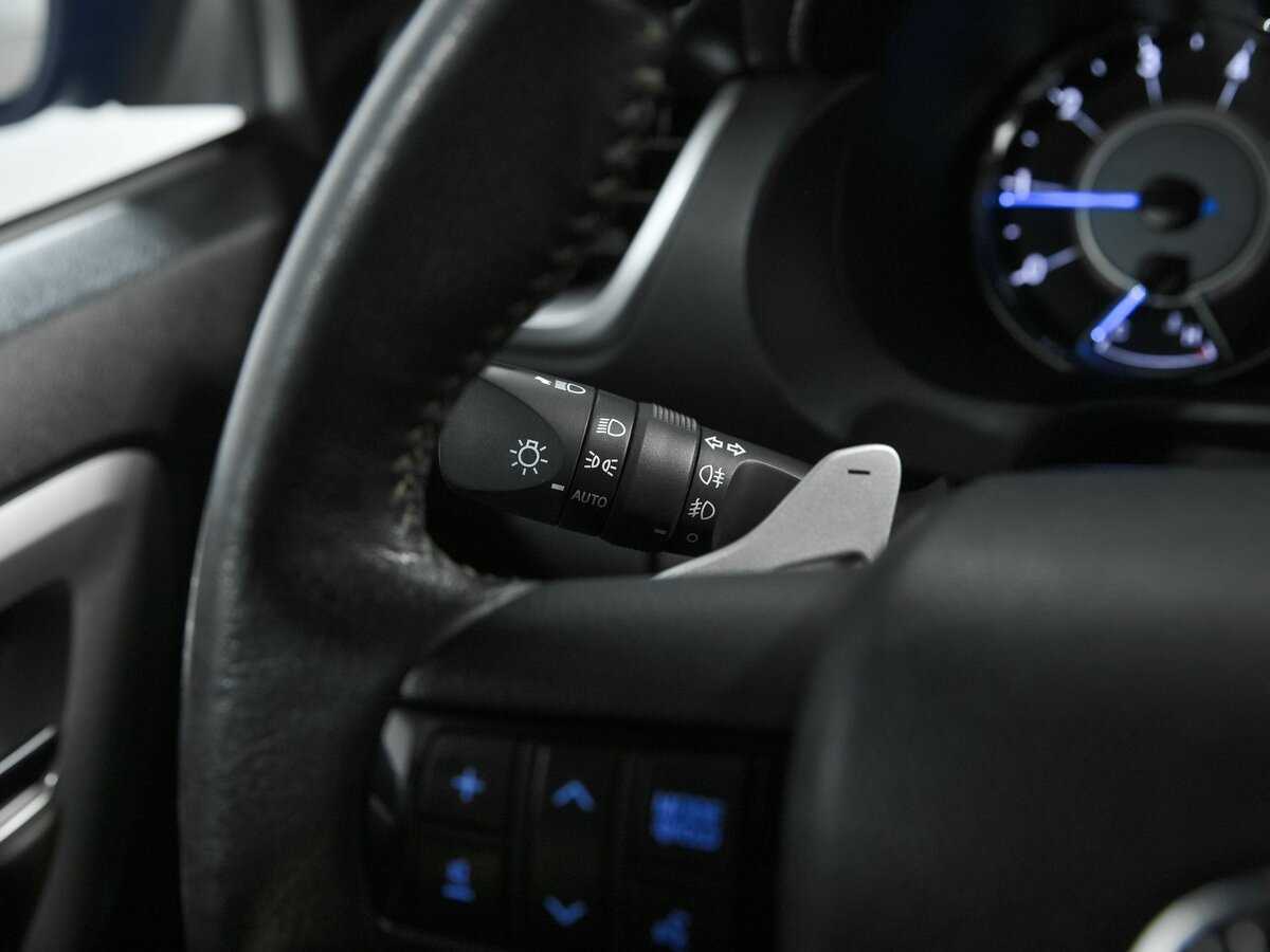 Купить Toyota Fortuner с пробегом. Фото: #8