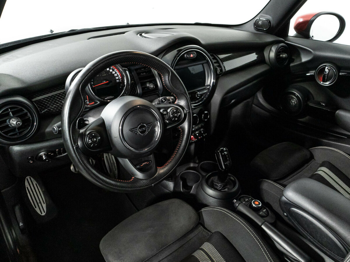 Купить Mini Hatch с пробегом. Фото: #10