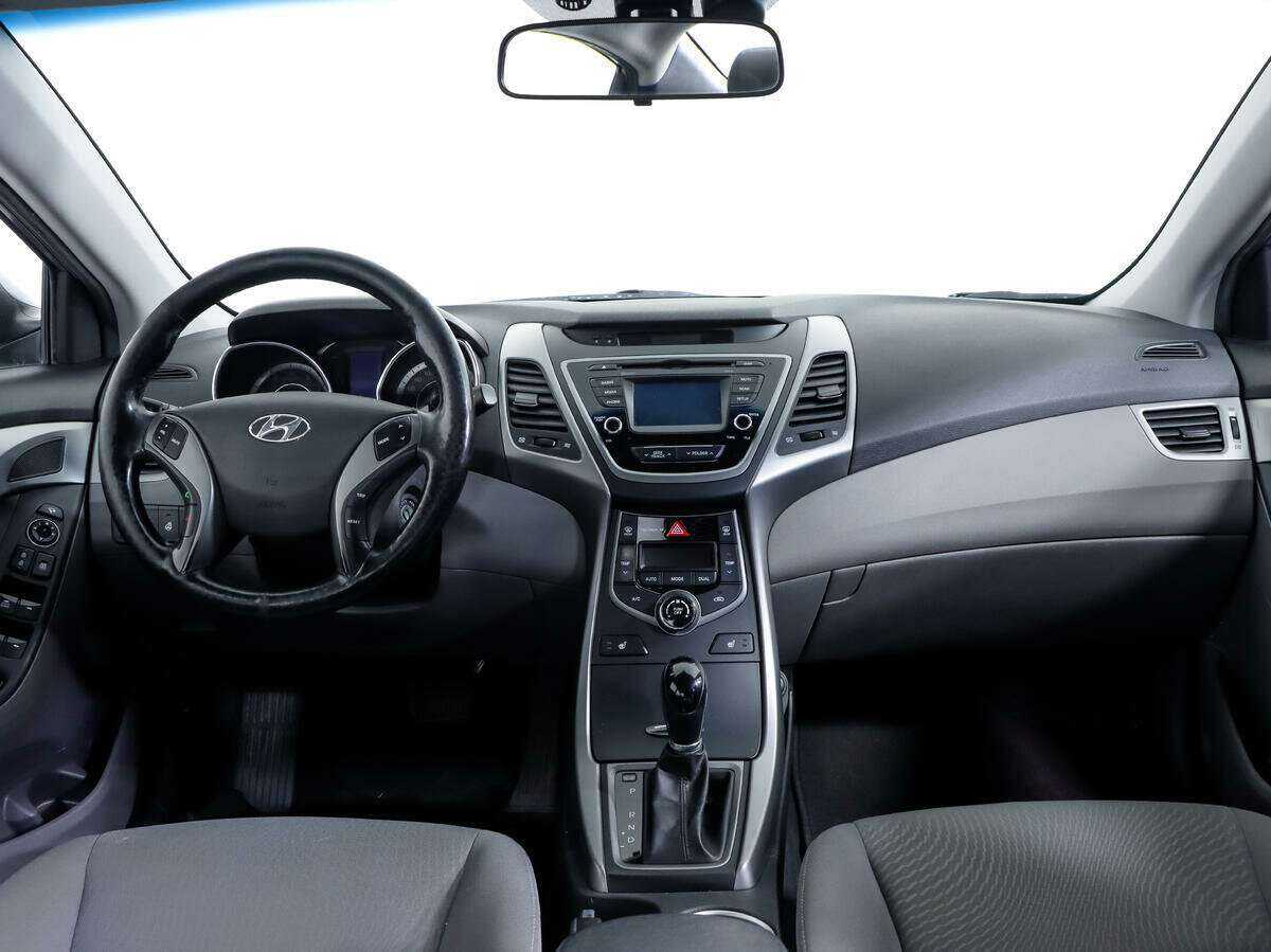 Купить Hyundai Elantra с пробегом. Фото: #9