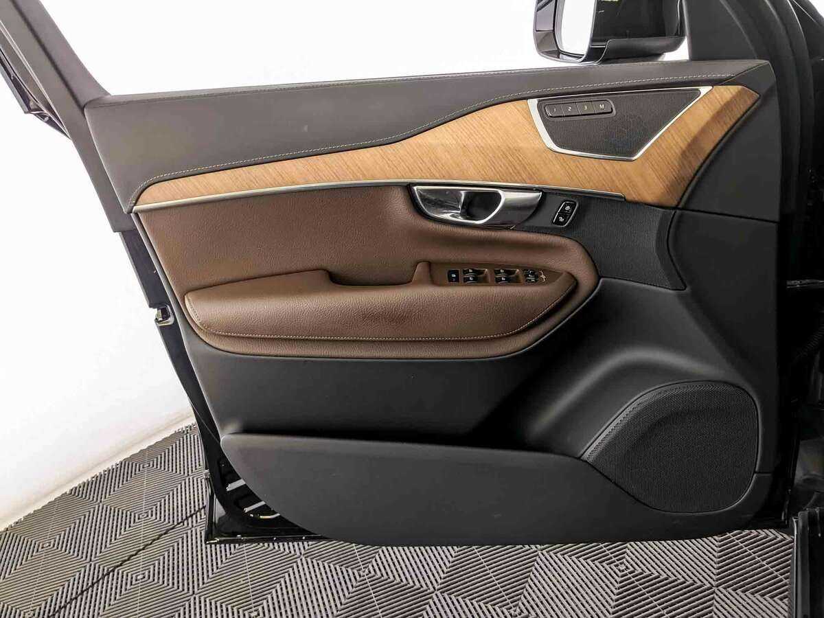 Купить Volvo XC90 с пробегом. Фото: #13