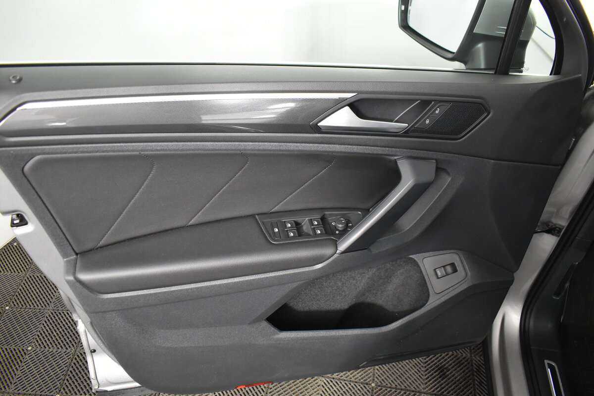 Купить Volkswagen Tiguan с пробегом. Фото: #12