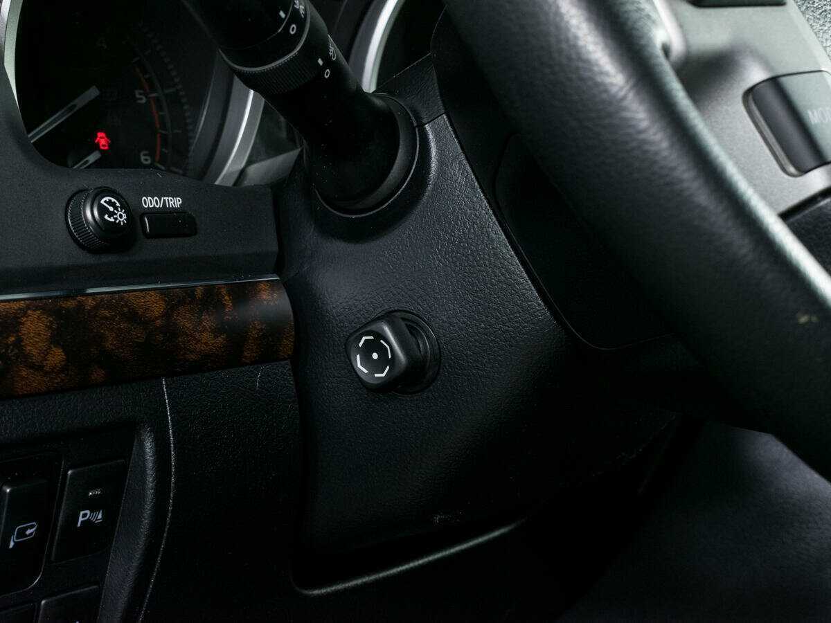 Купить Toyota Land Cruiser с пробегом. Фото: #17