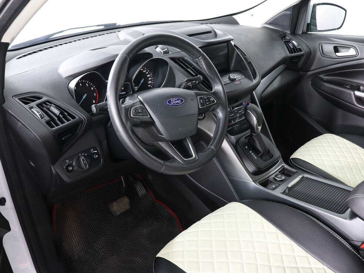 Купить Ford Kuga с пробегом. Фото: #8