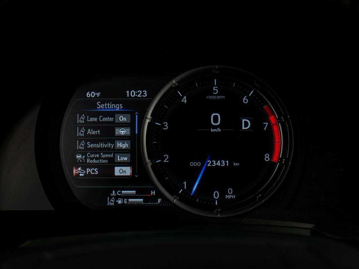 Купить Lexus IS с пробегом. Фото: #8
