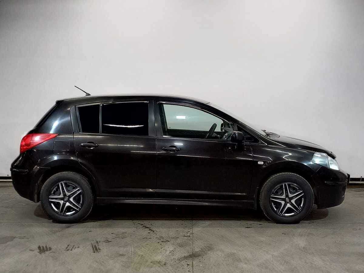 Купить Nissan Tiida с пробегом. Фото: #3