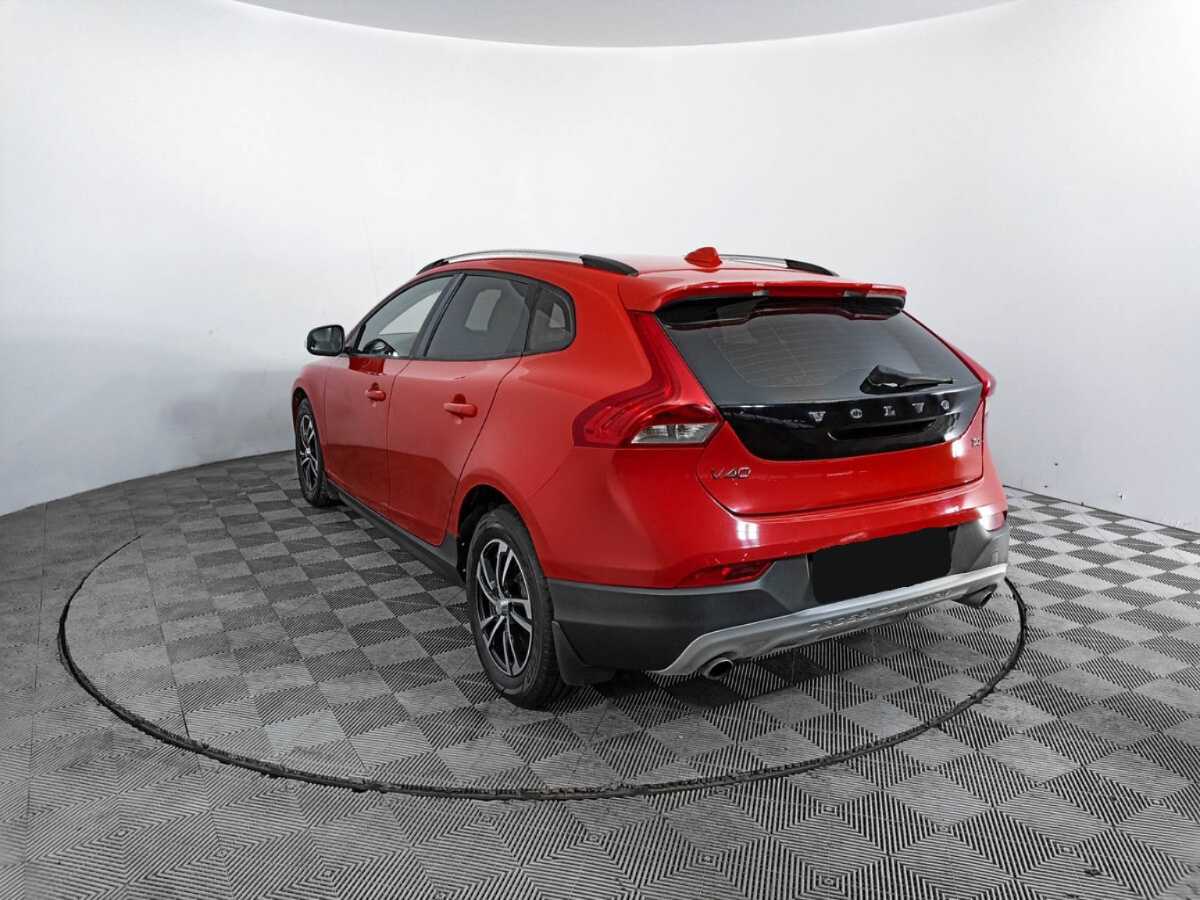 Купить Volvo V40 Cross Country с пробегом. Фото: #4