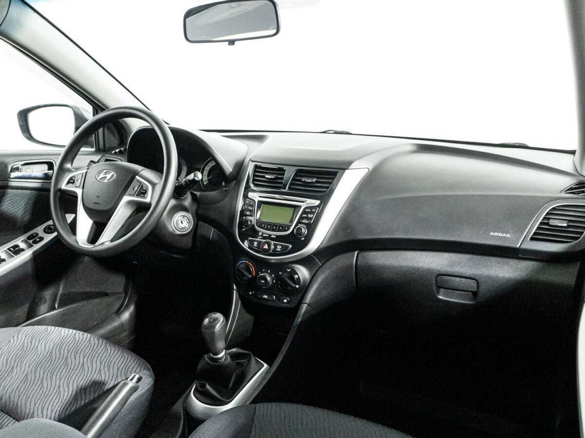 Купить Hyundai Solaris с пробегом. Фото: #8