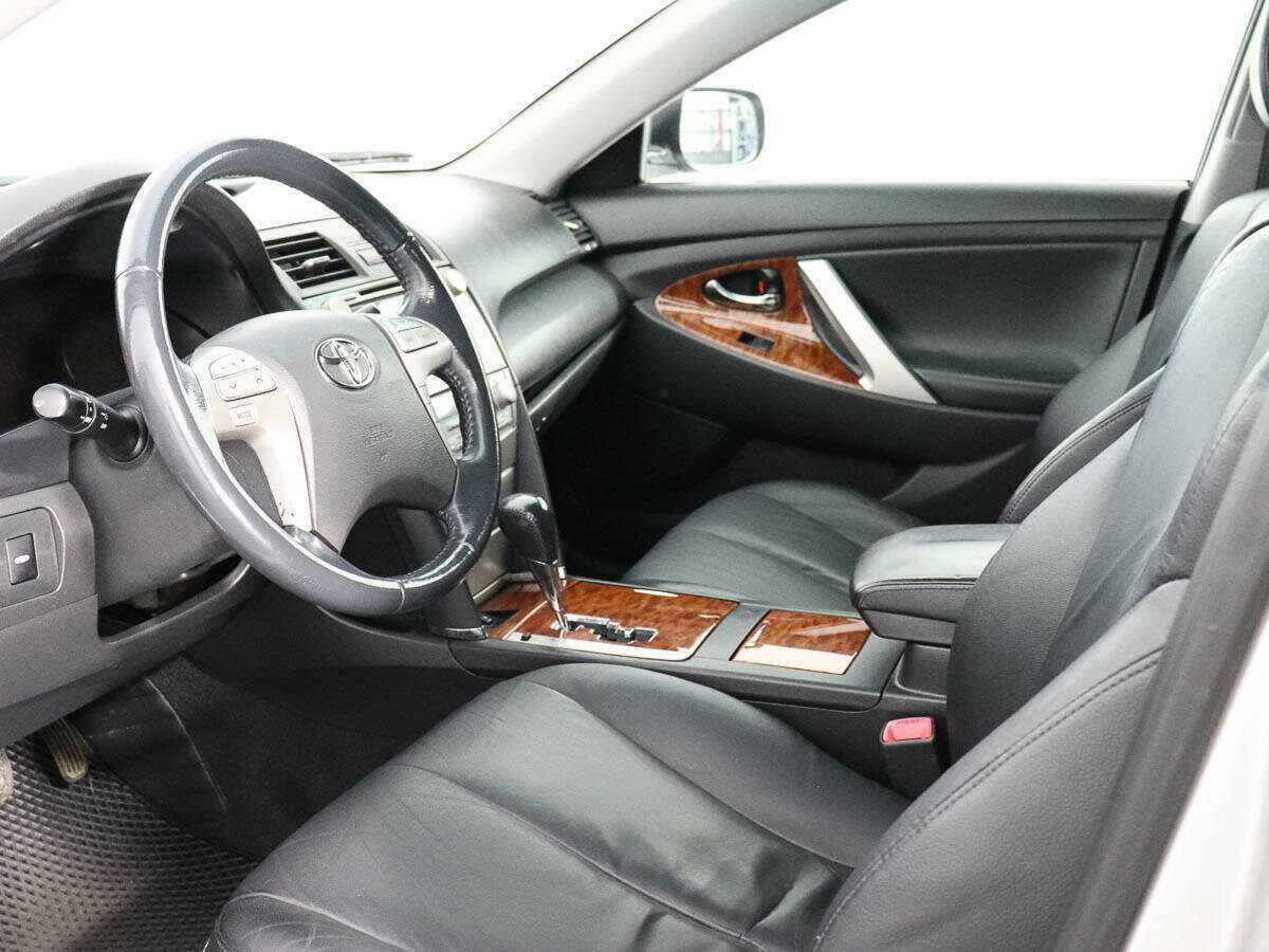 Купить Toyota Camry с пробегом. Фото: #10