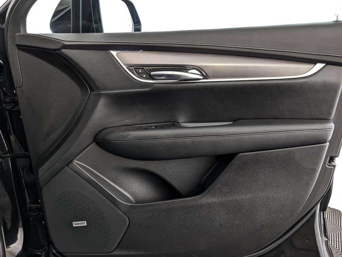 Купить Cadillac XT5 с пробегом. Фото: #19