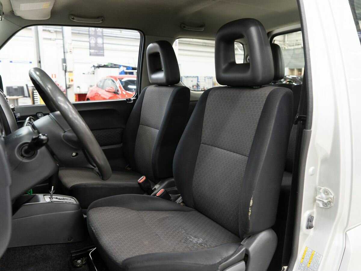 Купить Suzuki Jimny с пробегом. Фото: #5
