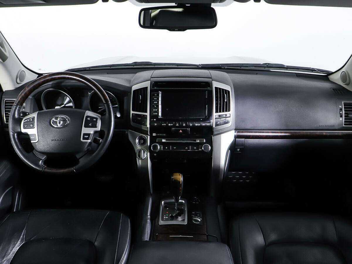 Купить Toyota Land Cruiser с пробегом. Фото: #11