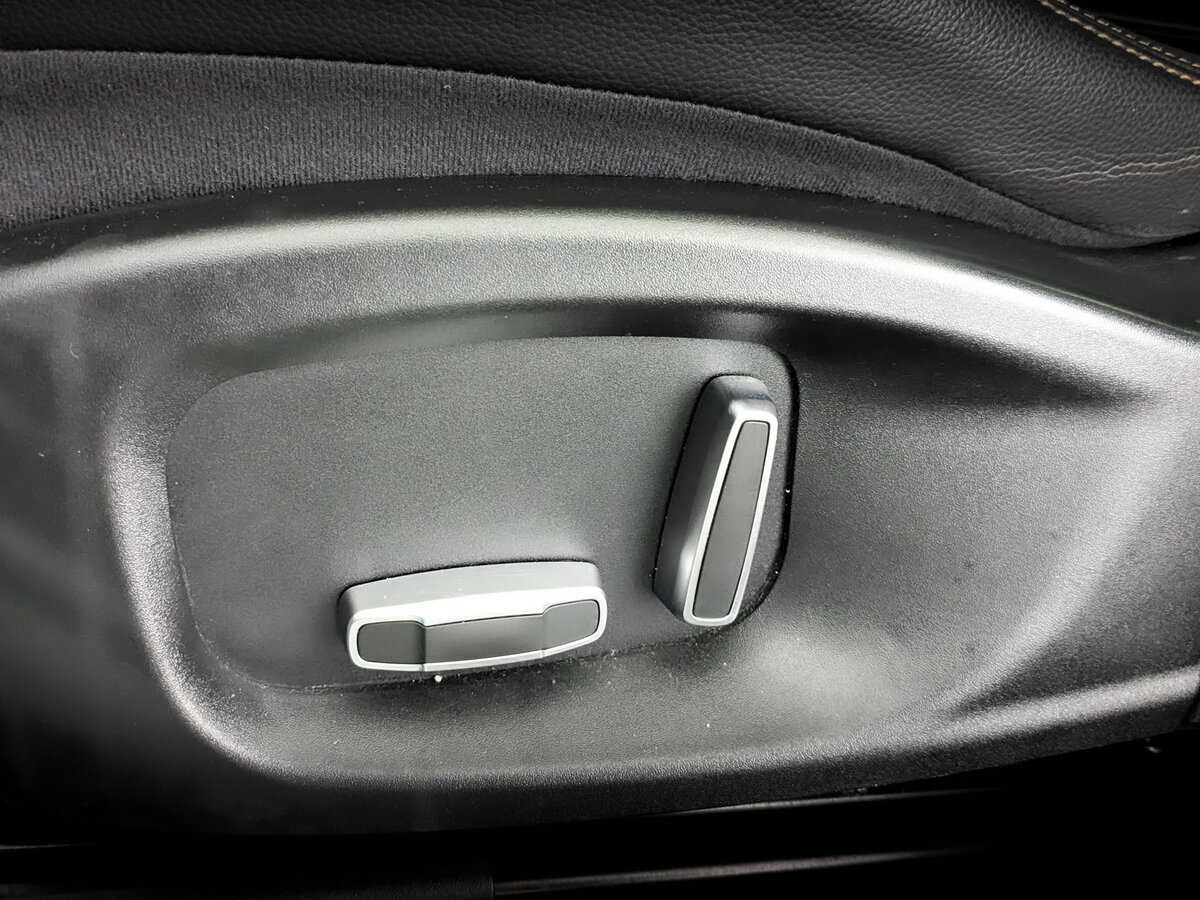 Купить Jaguar F-Pace с пробегом. Фото: #20