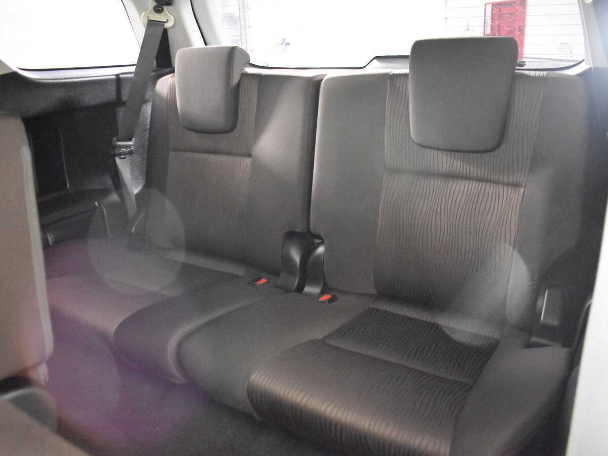 Купить Toyota Fortuner с пробегом. Фото: #18