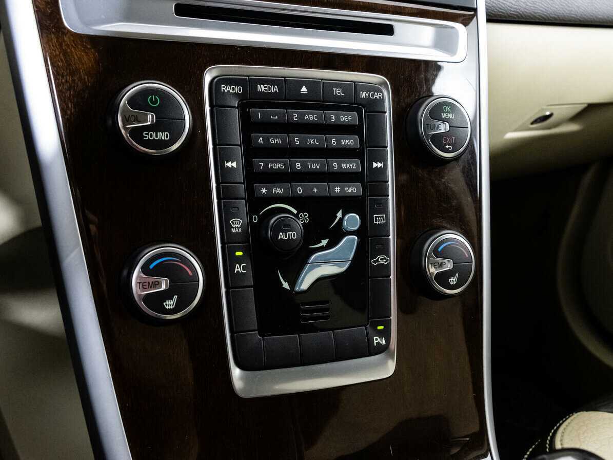 Купить Volvo XC60 с пробегом. Фото: #10