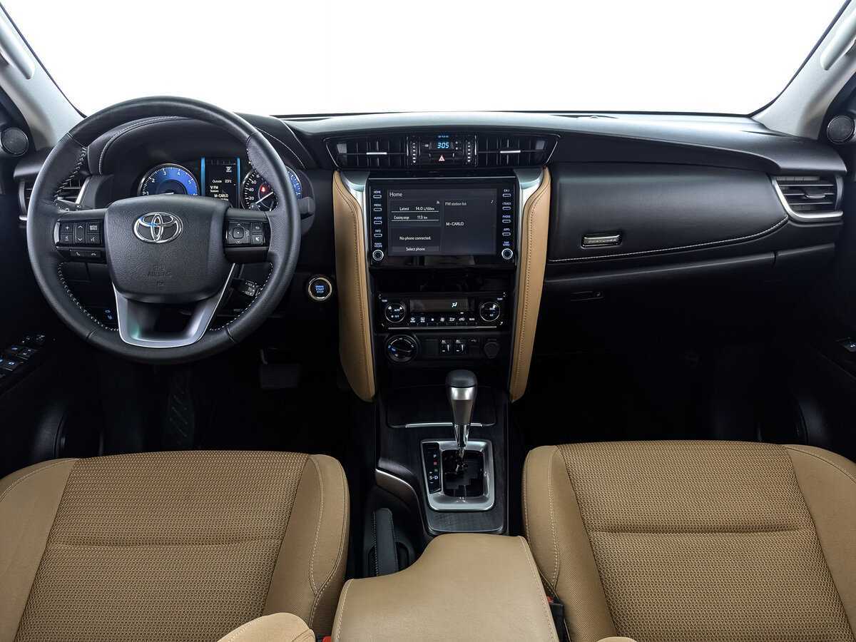 Купить Toyota Fortuner с пробегом. Фото: #9