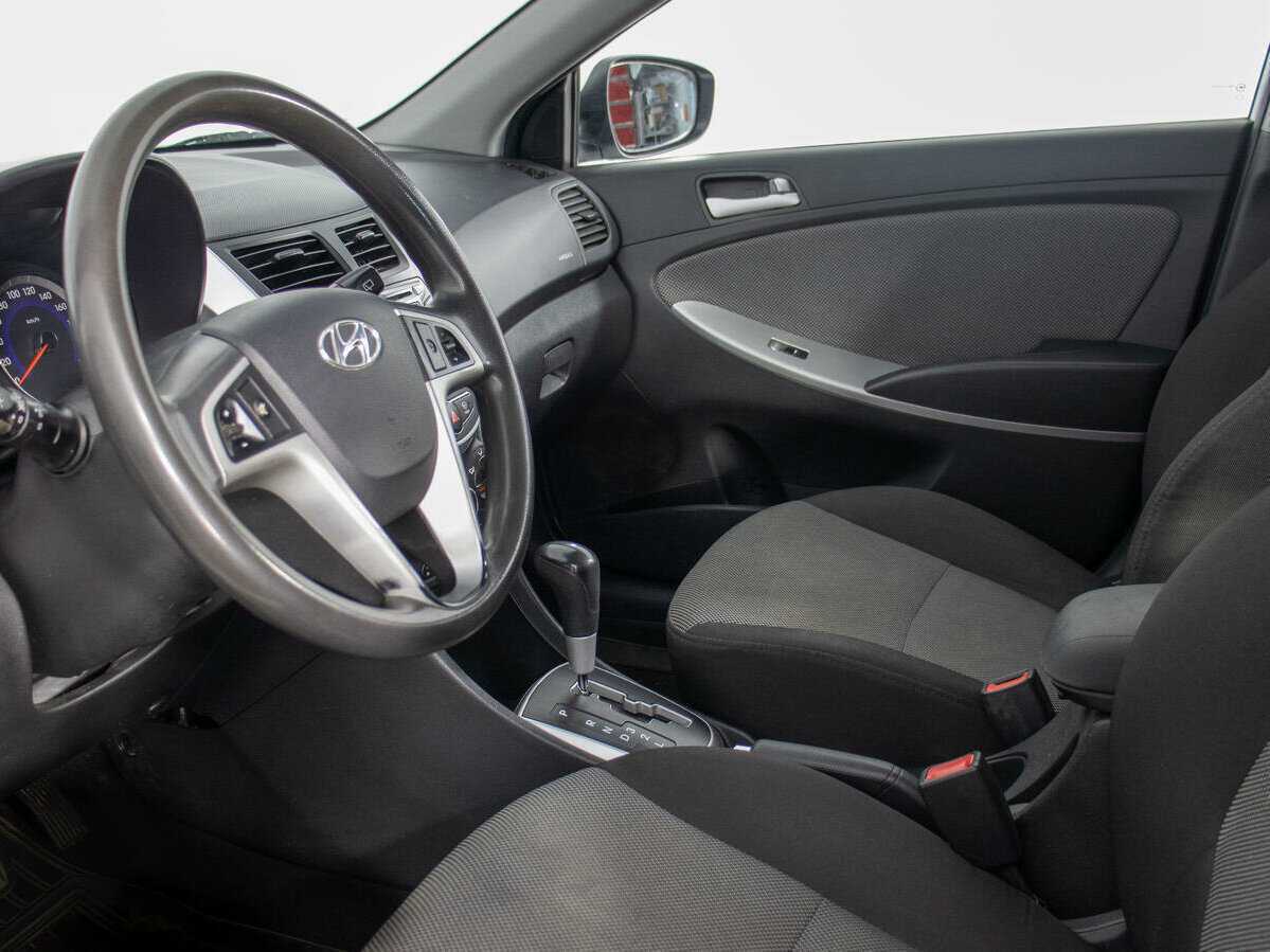 Купить Hyundai Solaris с пробегом. Фото: #9