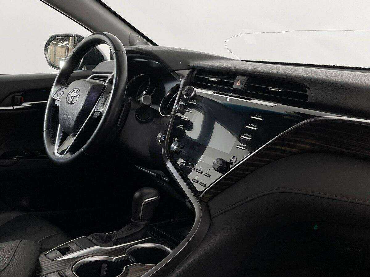 Купить Toyota Camry с пробегом. Фото: #6