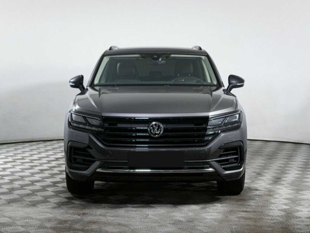 Купить Volkswagen Touareg с пробегом. Фото: #1