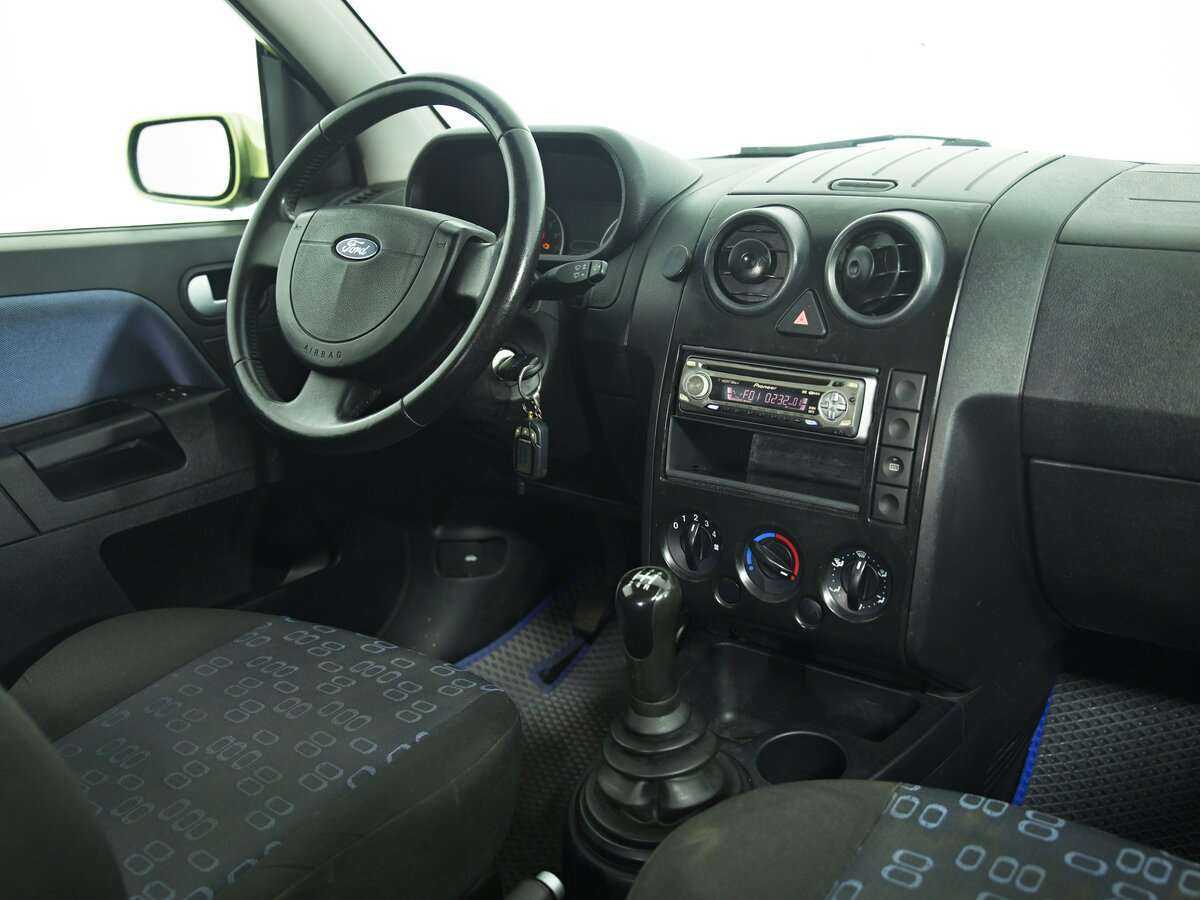 Купить Ford Fusion с пробегом. Фото: #14