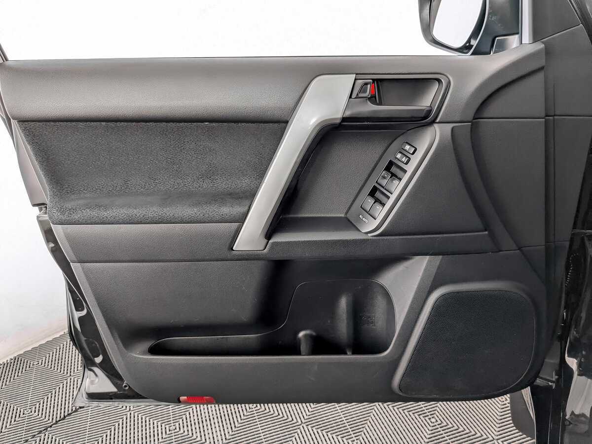 Купить Toyota Land Cruiser Prado с пробегом. Фото: #16