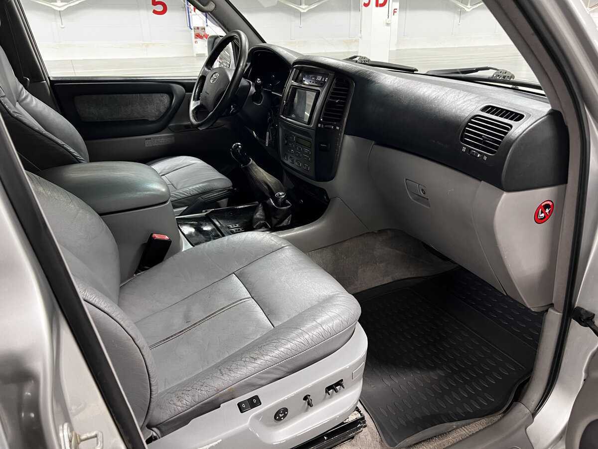 Купить Toyota Land Cruiser с пробегом. Фото: #10
