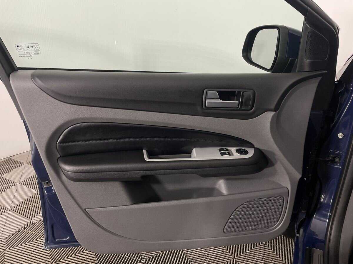 Купить Ford Focus с пробегом. Фото: #7
