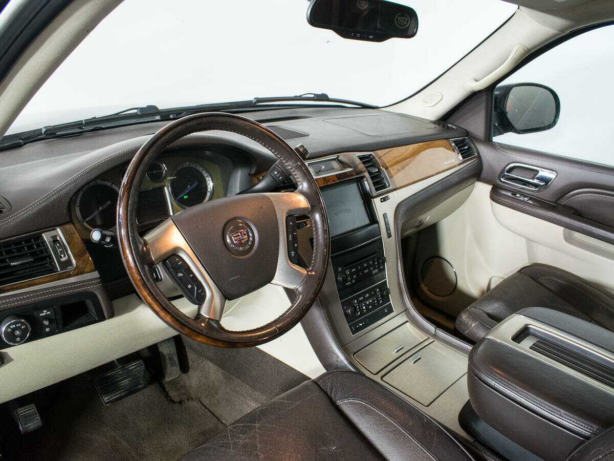 Купить Cadillac Escalade с пробегом. Фото: #11