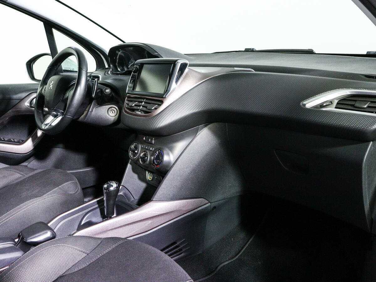 Купить Peugeot 2008 с пробегом. Фото: #6