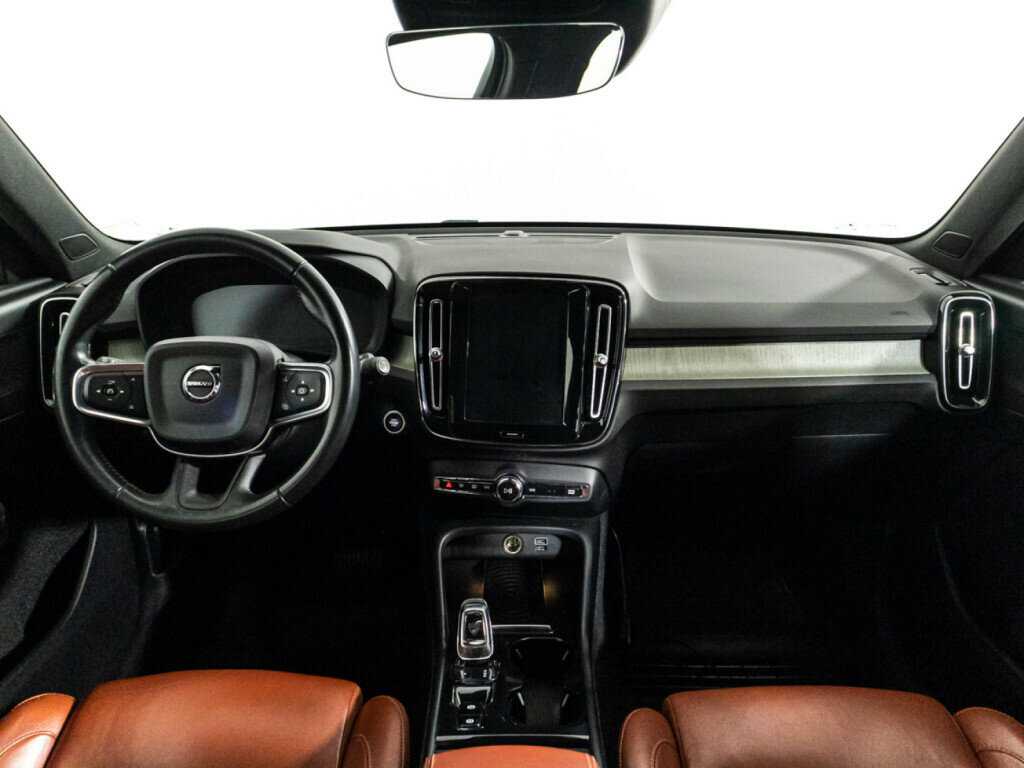Купить Volvo XC40 с пробегом. Фото: #12