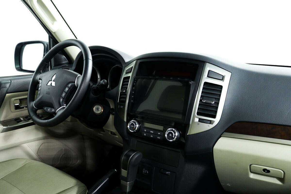 Купить Mitsubishi Pajero с пробегом. Фото: #8
