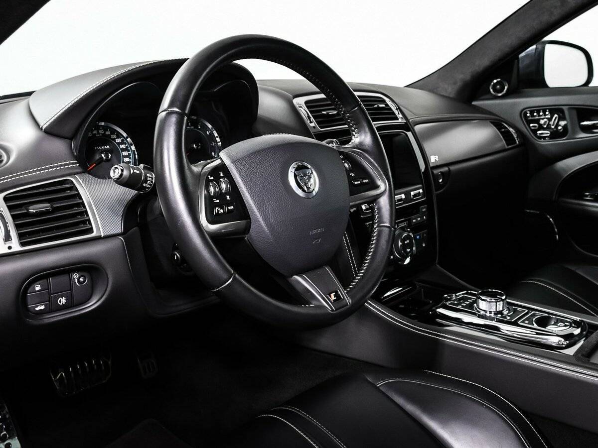 Купить Jaguar XKR с пробегом. Фото: #11