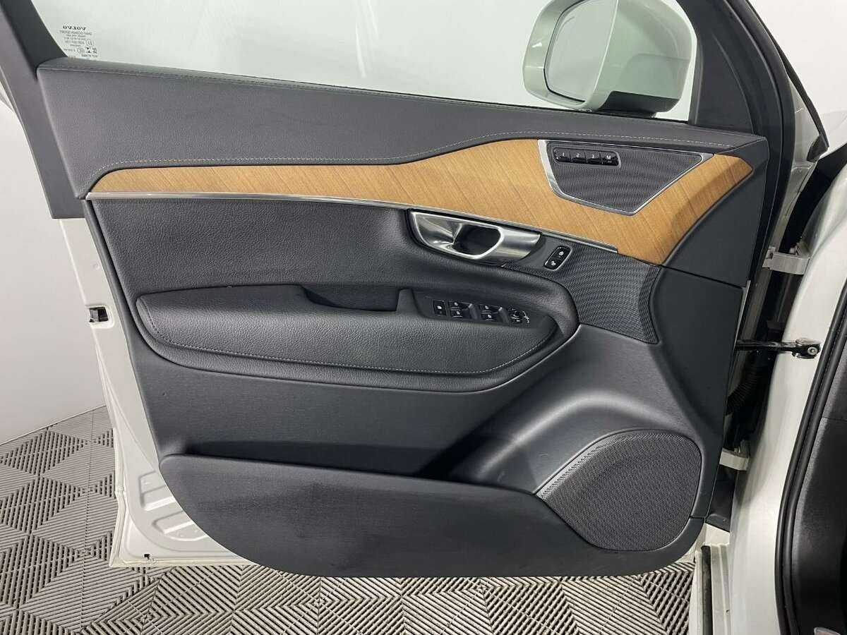 Купить Volvo XC90 с пробегом. Фото: #7