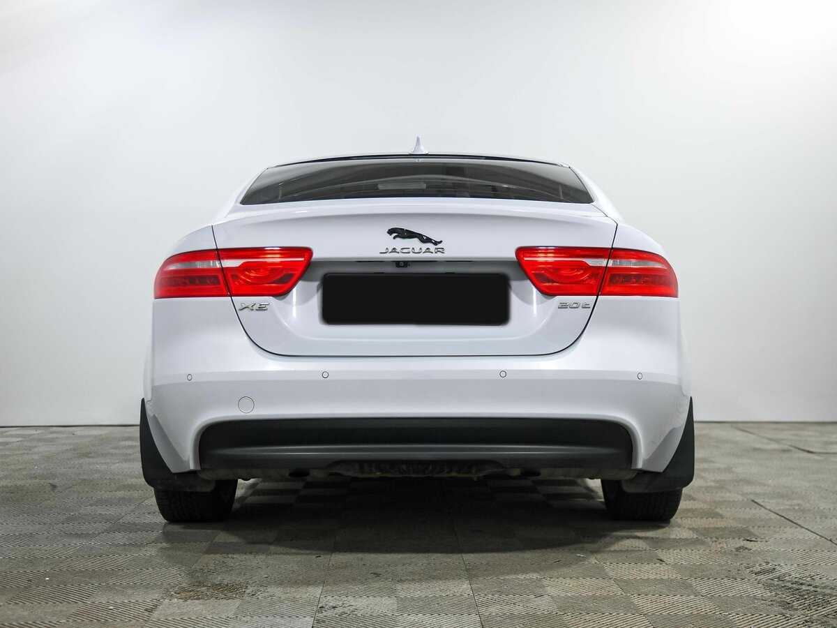 Купить Jaguar XE с пробегом. Фото: #4