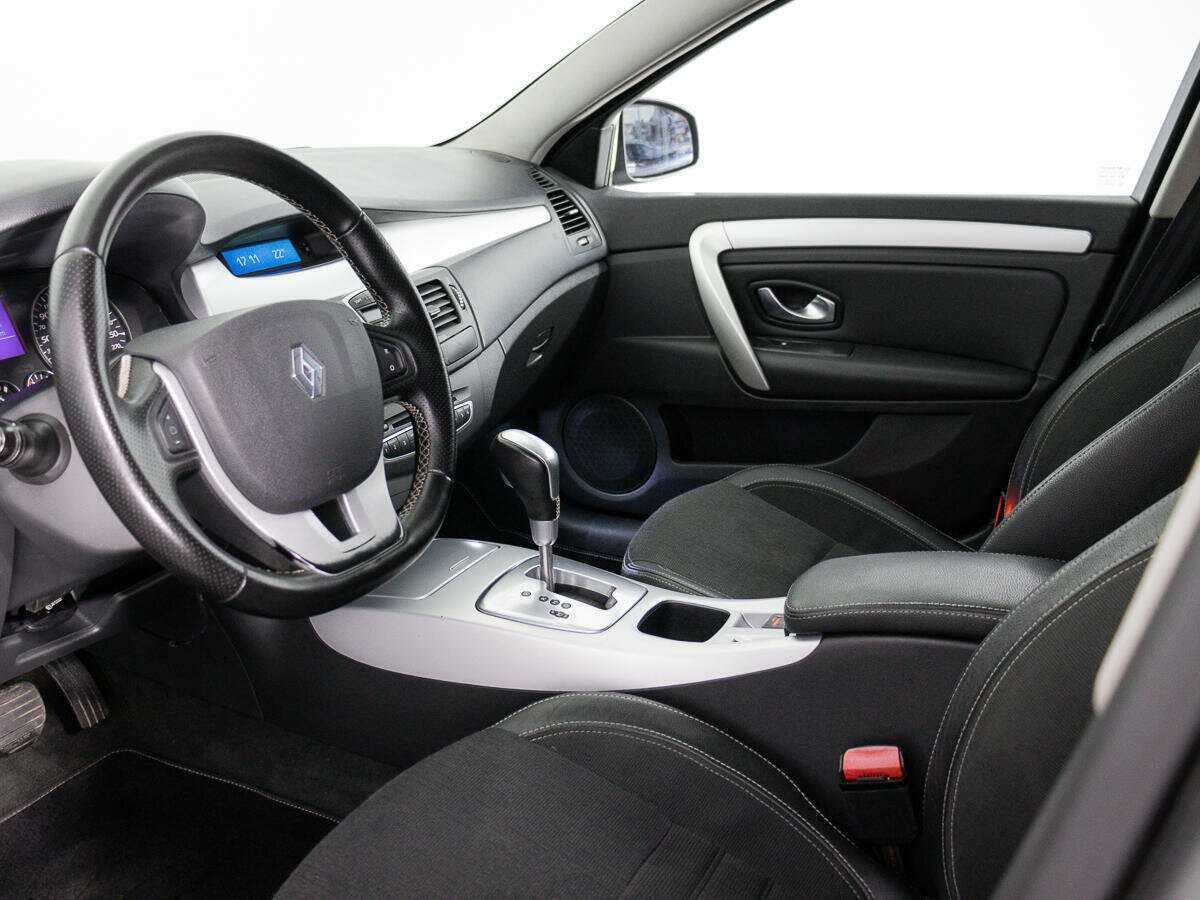 Купить Renault Laguna с пробегом. Фото: #9