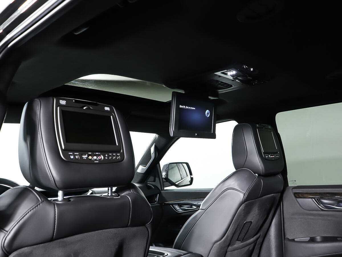 Купить Cadillac Escalade с пробегом. Фото: #16