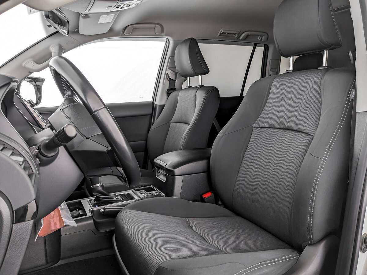 Купить Toyota Land Cruiser Prado с пробегом. Фото: #15