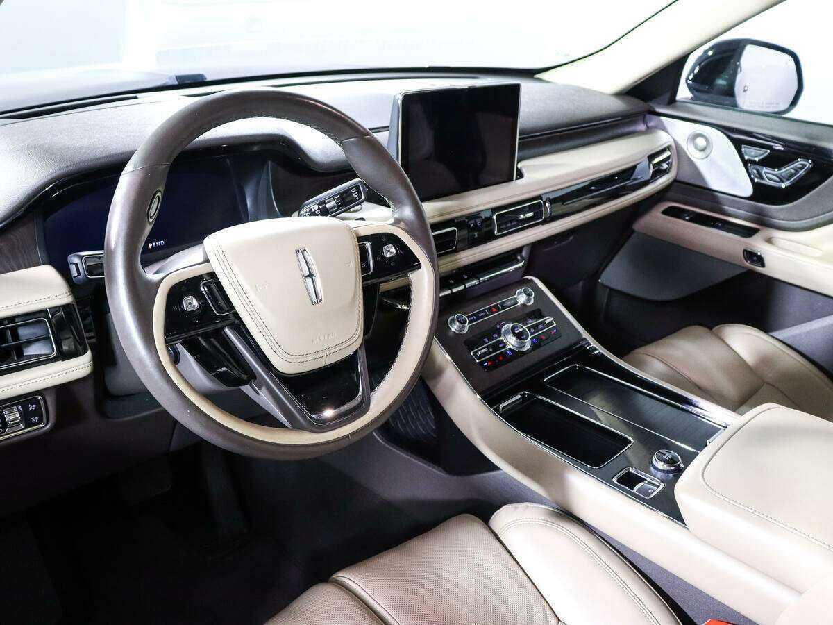 Купить Lincoln Aviator с пробегом. Фото: #11