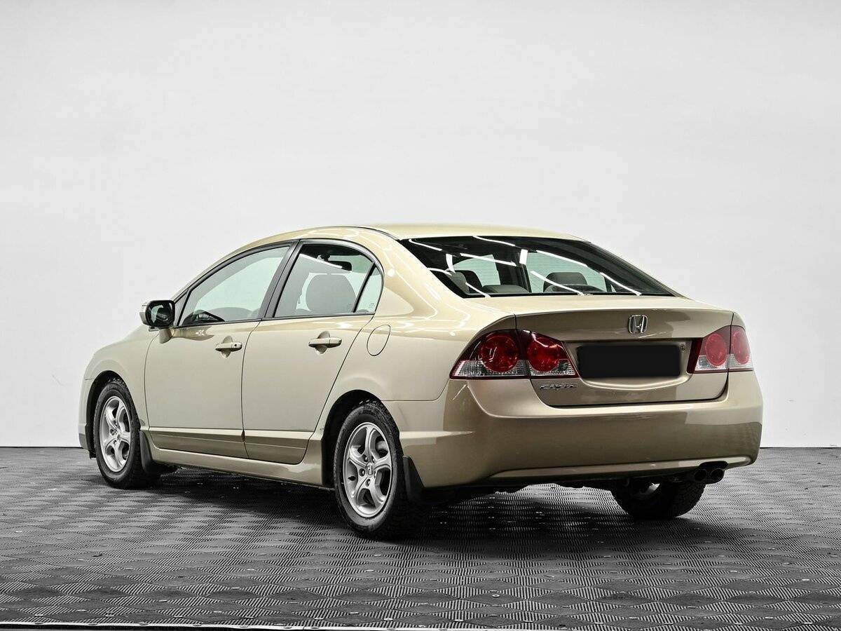 Купить Honda Civic с пробегом. Фото: #2