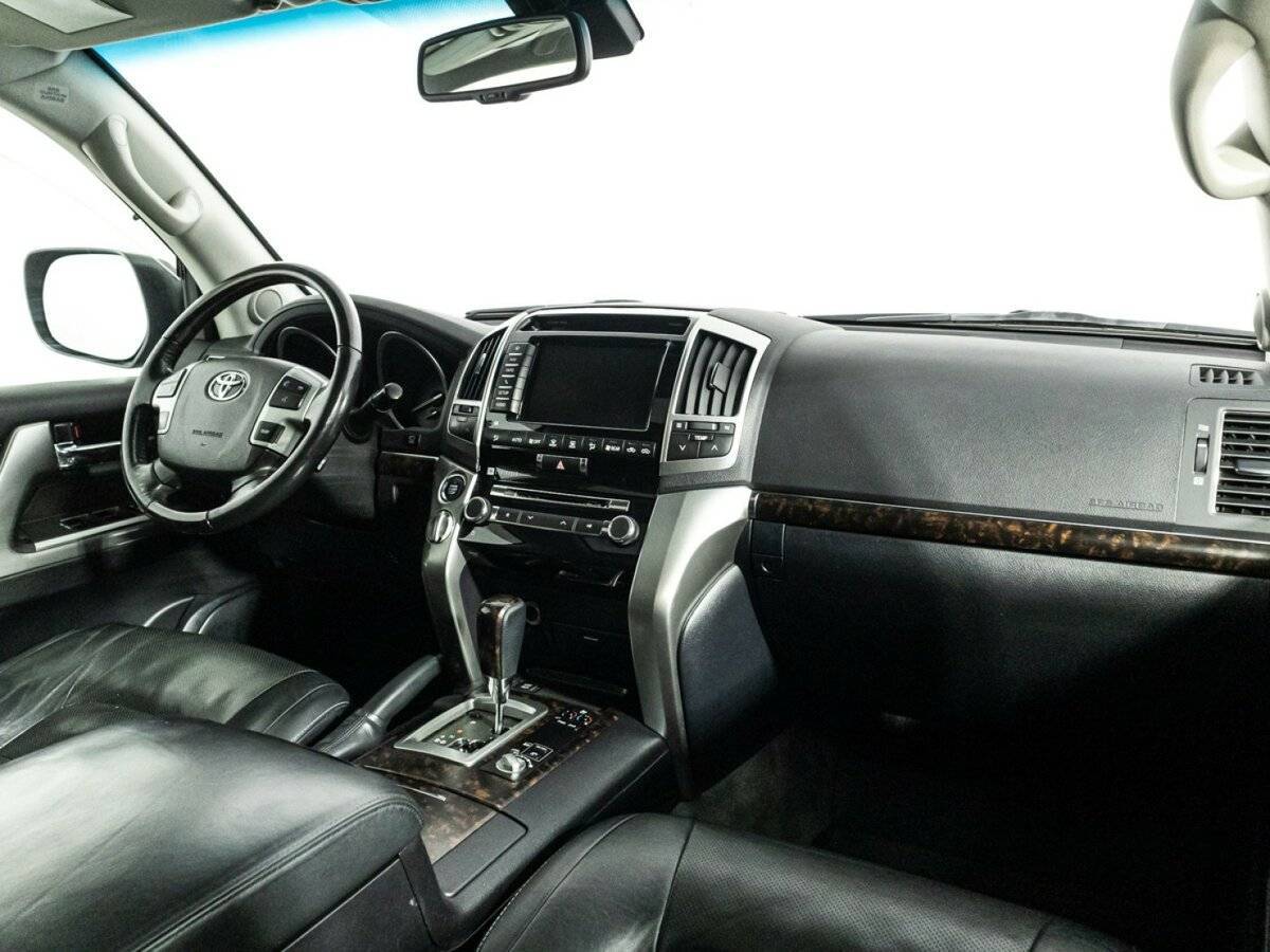 Купить Toyota Land Cruiser с пробегом. Фото: #6