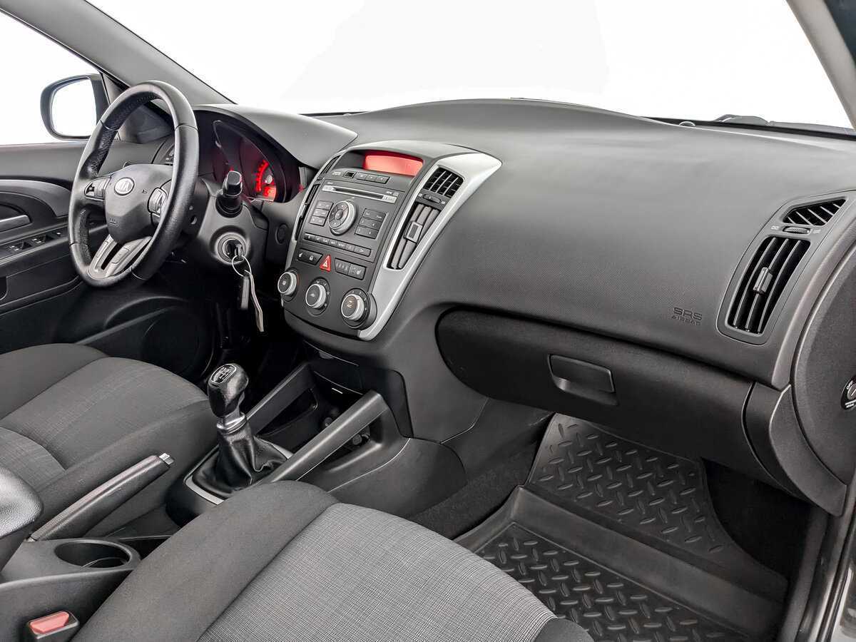 Купить Kia Ceed с пробегом. Фото: #8