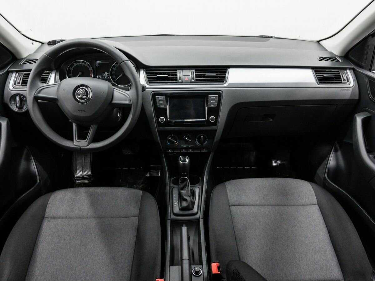 Купить Skoda Rapid с пробегом. Фото: #10