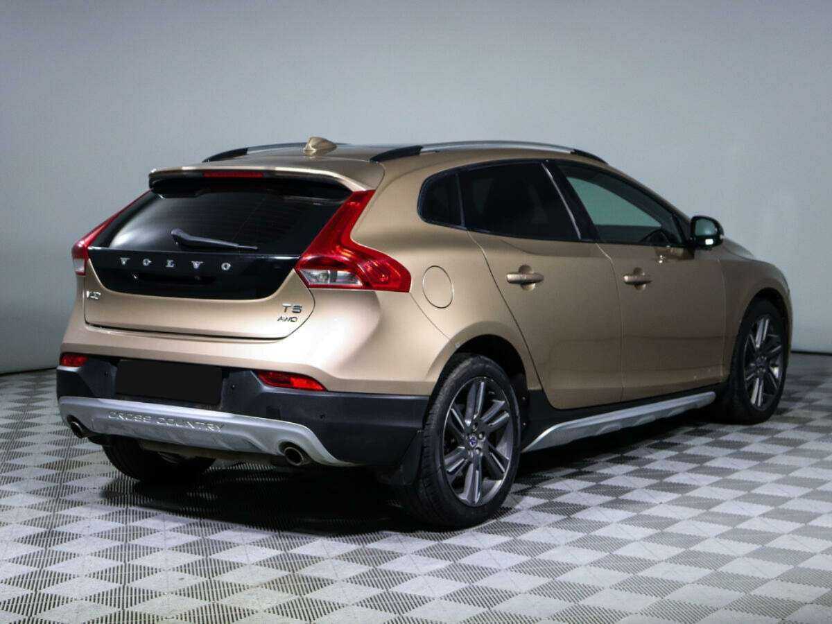 Купить Volvo V40 Cross Country с пробегом. Фото: #3