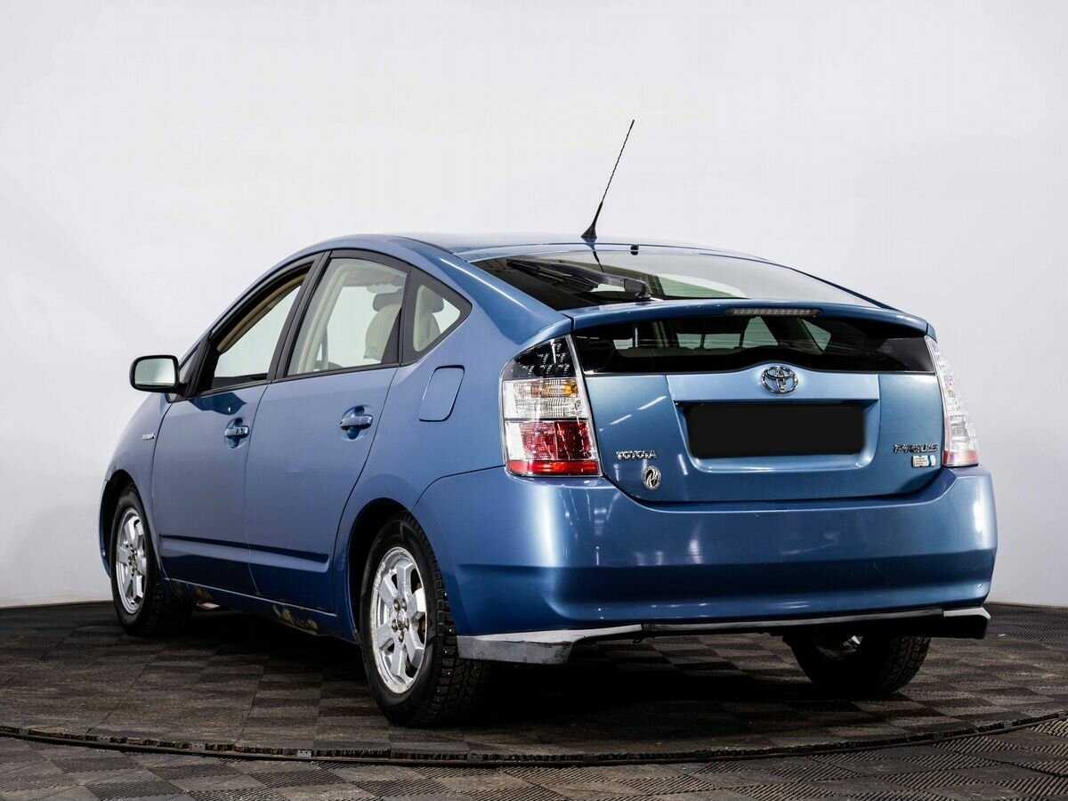 Купить Toyota Prius с пробегом. Фото: #3