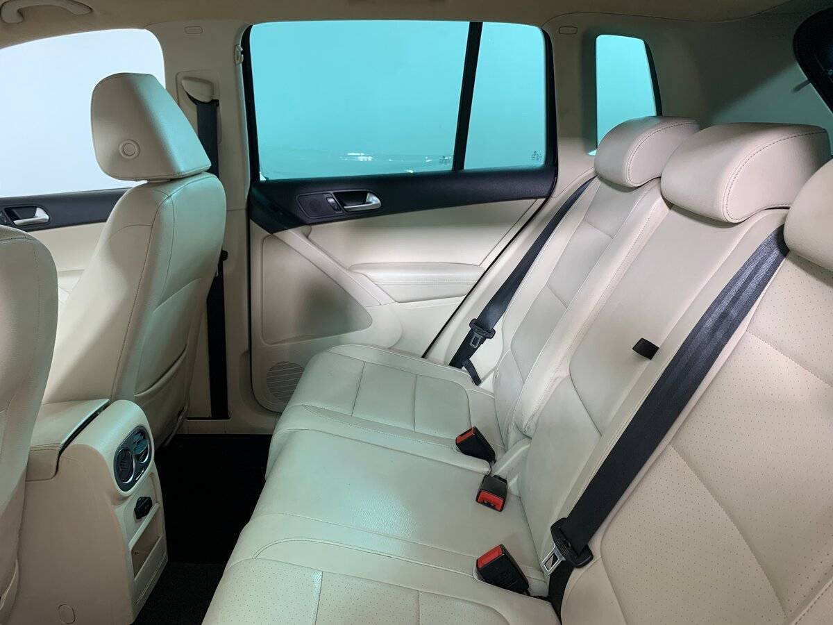 Купить Volkswagen Tiguan с пробегом. Фото: #17