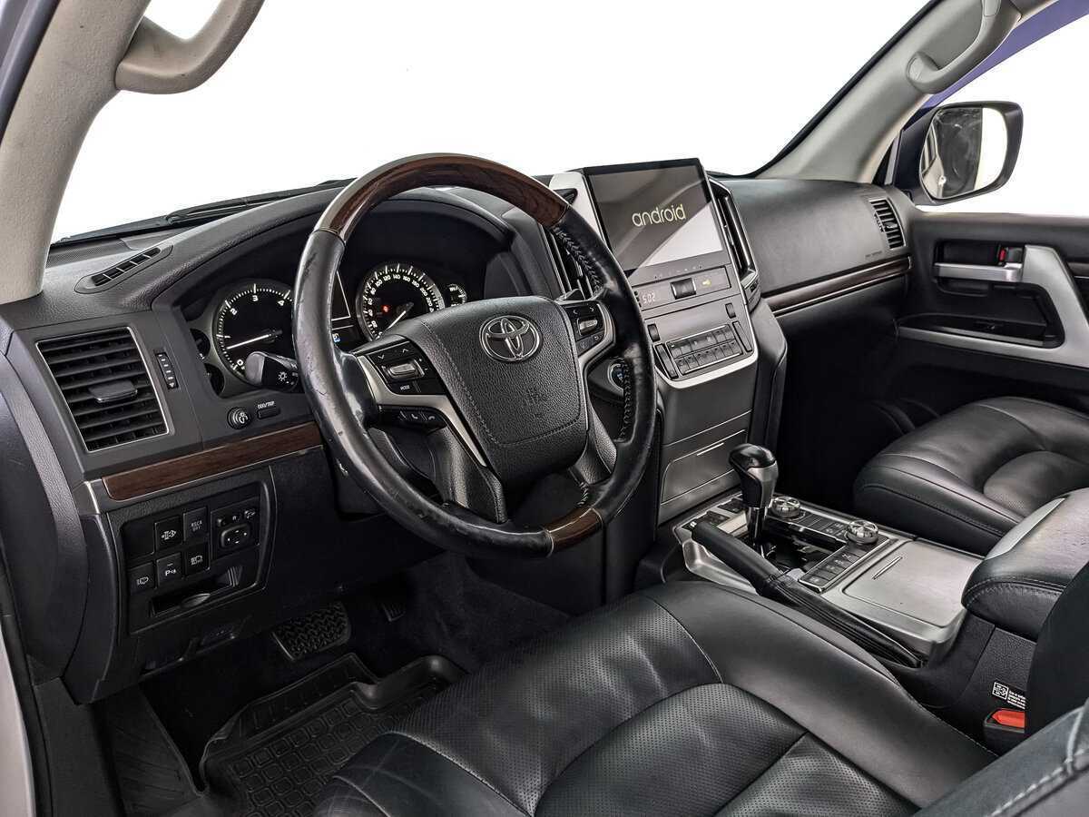 Купить Toyota Land Cruiser с пробегом. Фото: #9