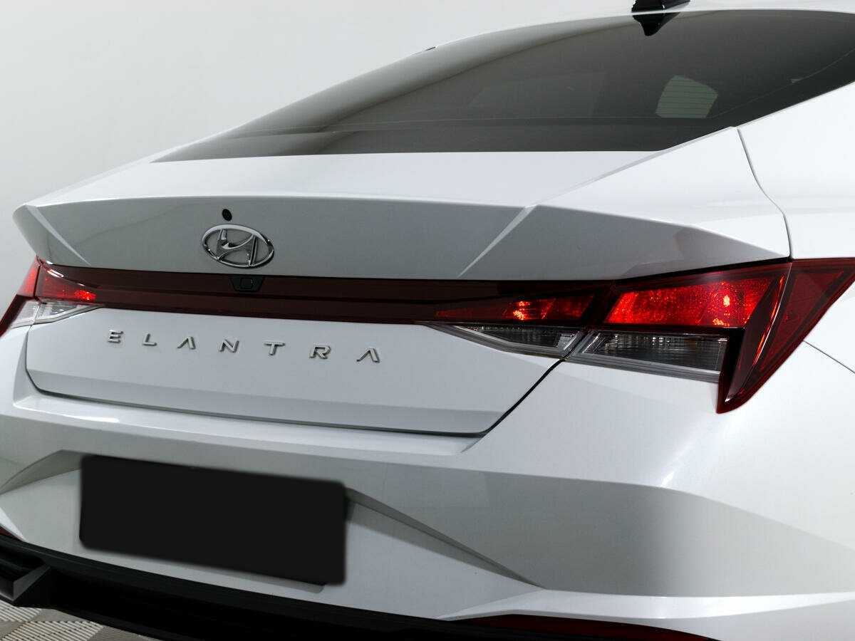 Купить Hyundai Elantra с пробегом. Фото: #16