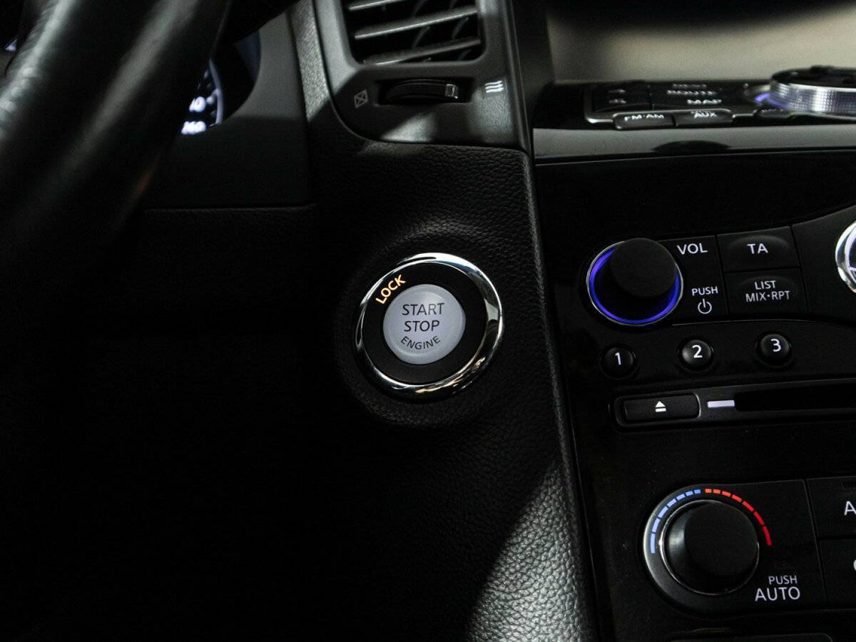 Купить Infiniti QX70 с пробегом. Фото: #26