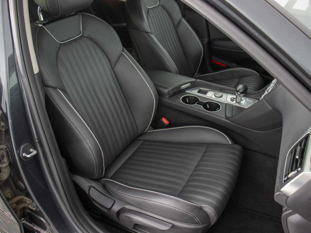 Купить Genesis G70 с пробегом. Фото: #9