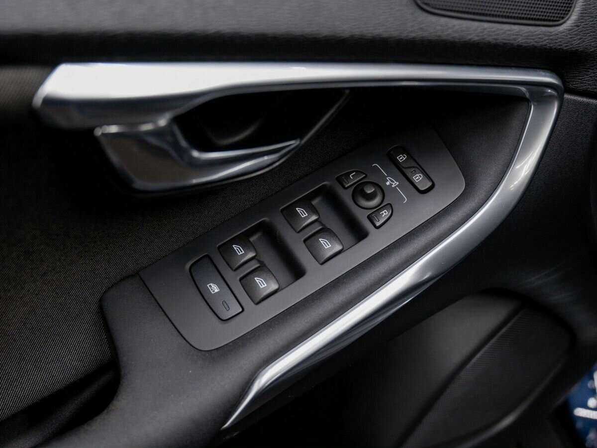Купить Volvo V40 Cross Country с пробегом. Фото: #15
