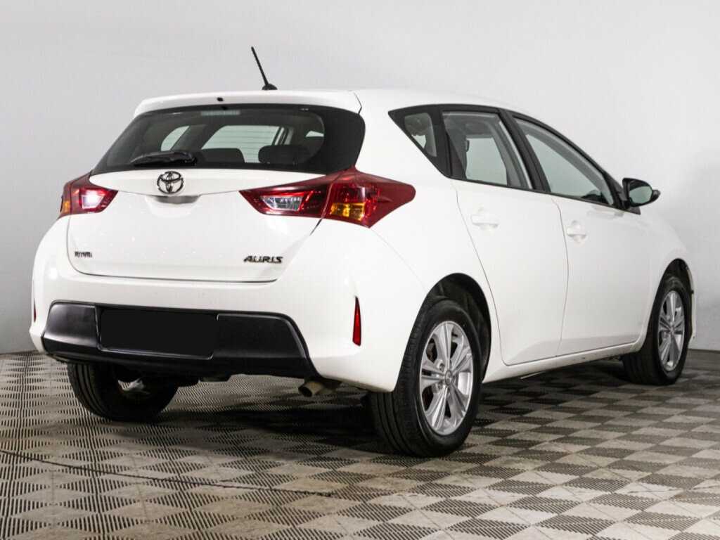 Купить Toyota Auris с пробегом. Фото: #4